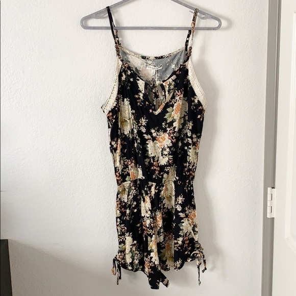 WilyFox Collection Romper - Picture 2 of 9